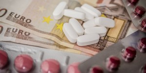 Comparamos los números más discutidos en los modelos de desarrollo farmacéutico y biotecnologico: inversión económica, tiempo de retorno y tasa de éxito